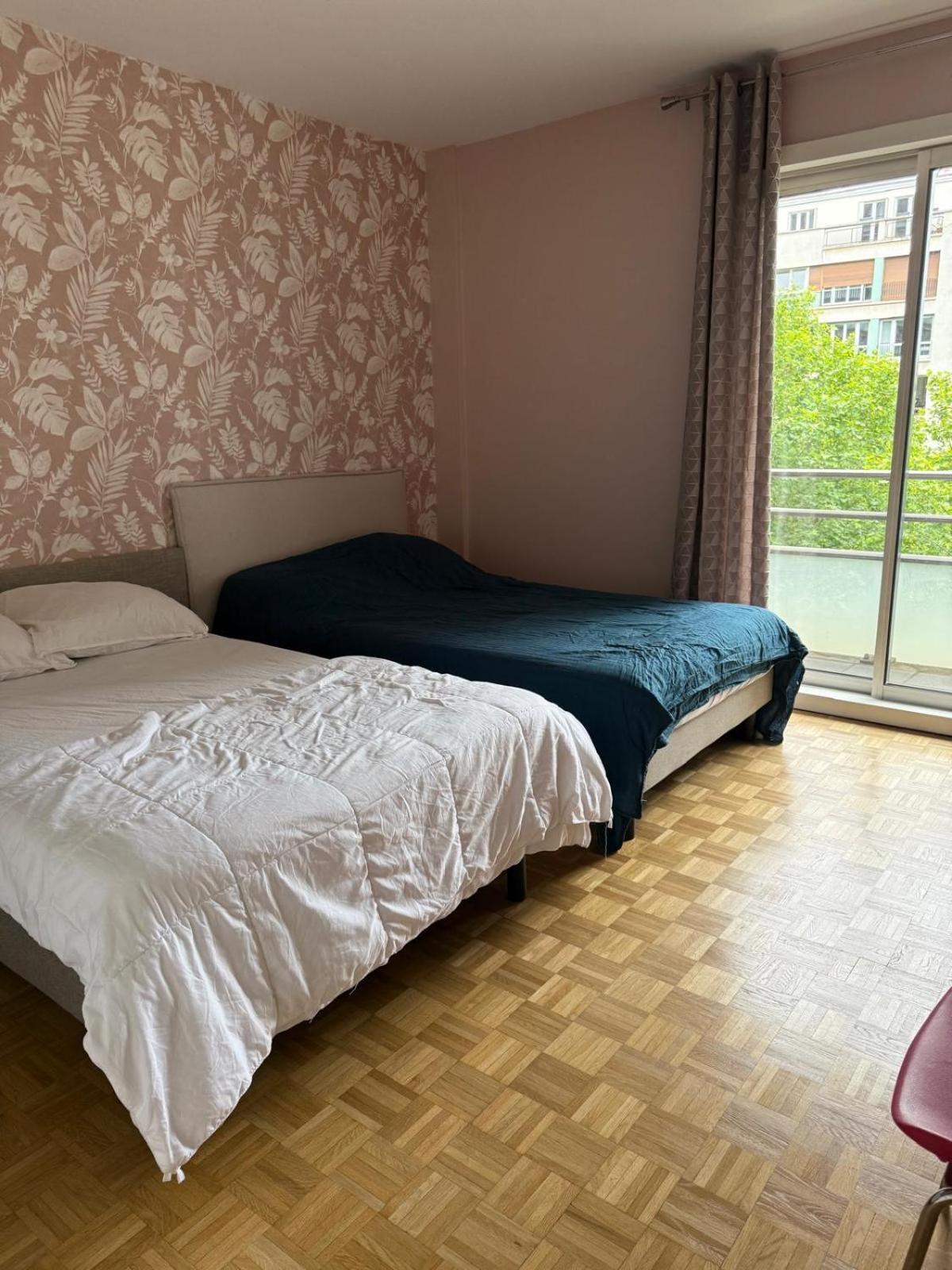 Modern - Pont Mirabeau Apartment *